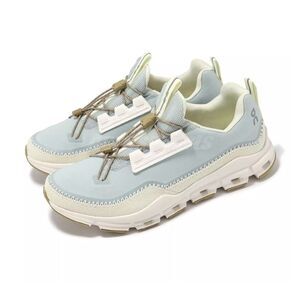 On Cloud Running Cloudaway Running Shoes Glacier/Seeding Women’s 6.5 Road Hiking